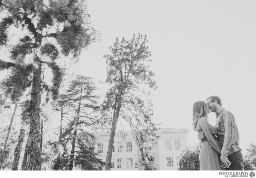 University-of-redlands-campus-outdoor-engagement-session_0004