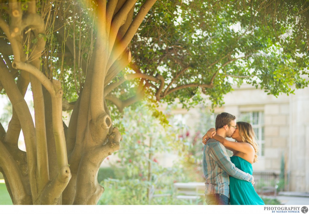 University-of-redlands-campus-outdoor-engagement-session_0005