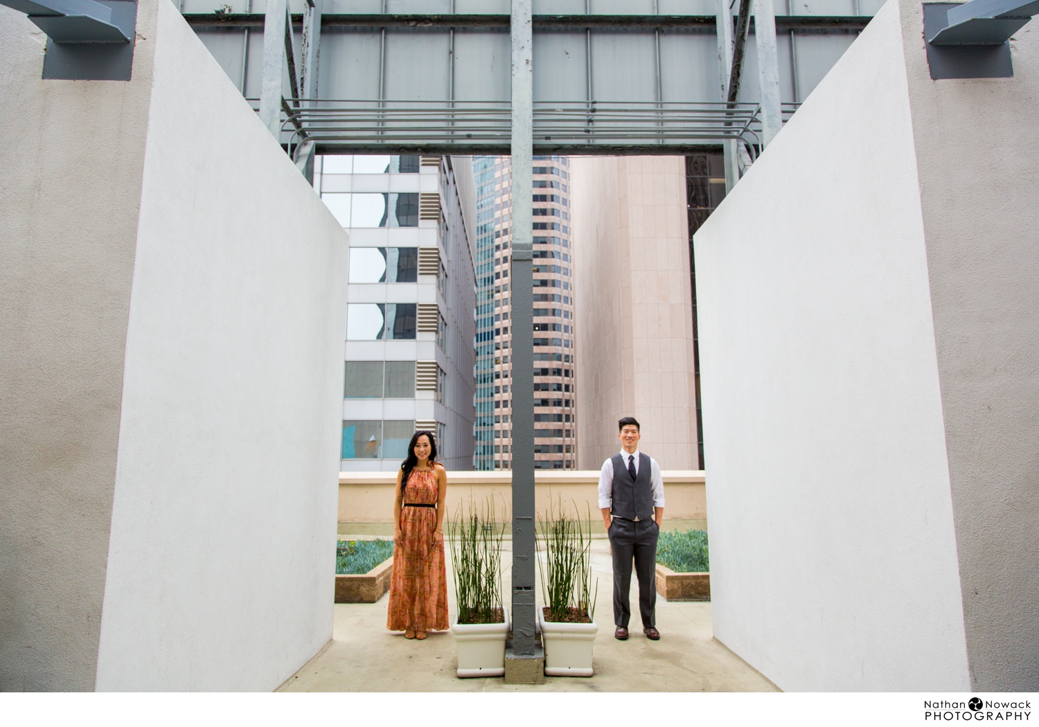 Downtown-los-angeles-engagement-session-rooftop-arts-love_0010