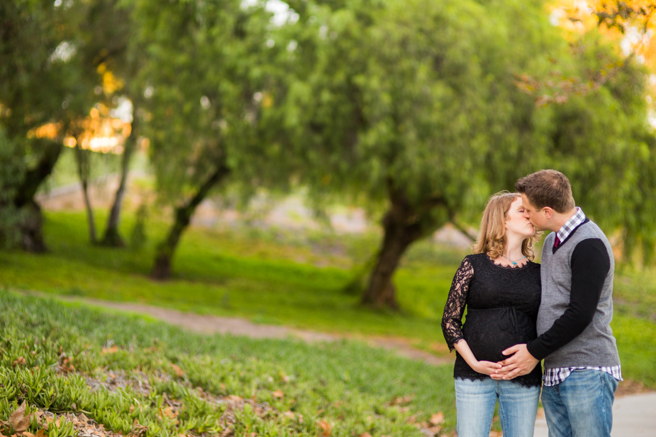 Maternity-photos-brea-fullerton-park-outdoor-fun_0013