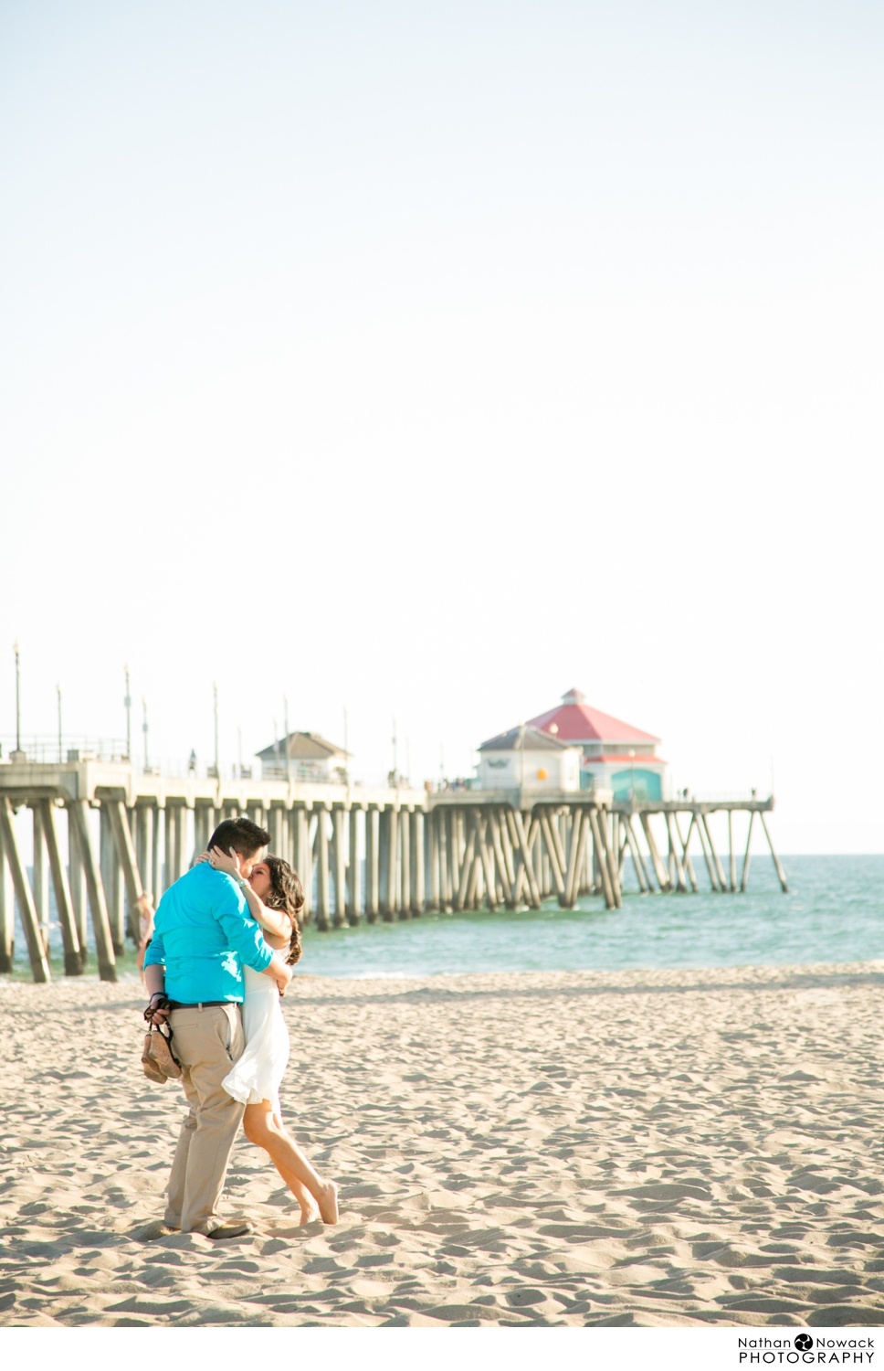 Huntington-Beach-Engagement-Session-Pool-hall-pier-guitar_0012