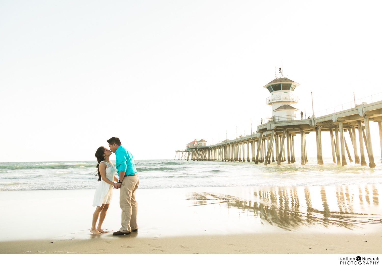 Huntington-Beach-Engagement-Session-Pool-hall-pier-guitar_0016