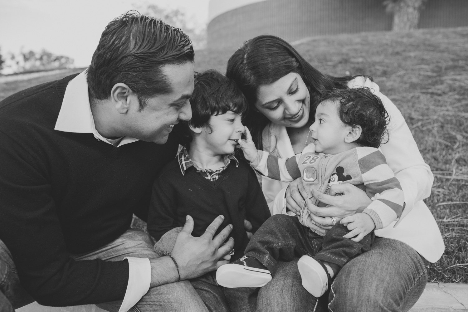 Cerritos-sculpture-garden-library-family-photos-portraits_0001