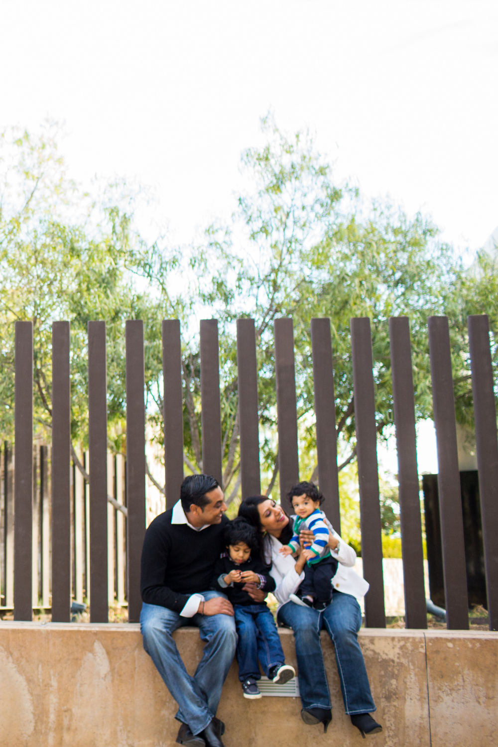 Cerritos-sculpture-garden-library-family-photos-portraits_0014