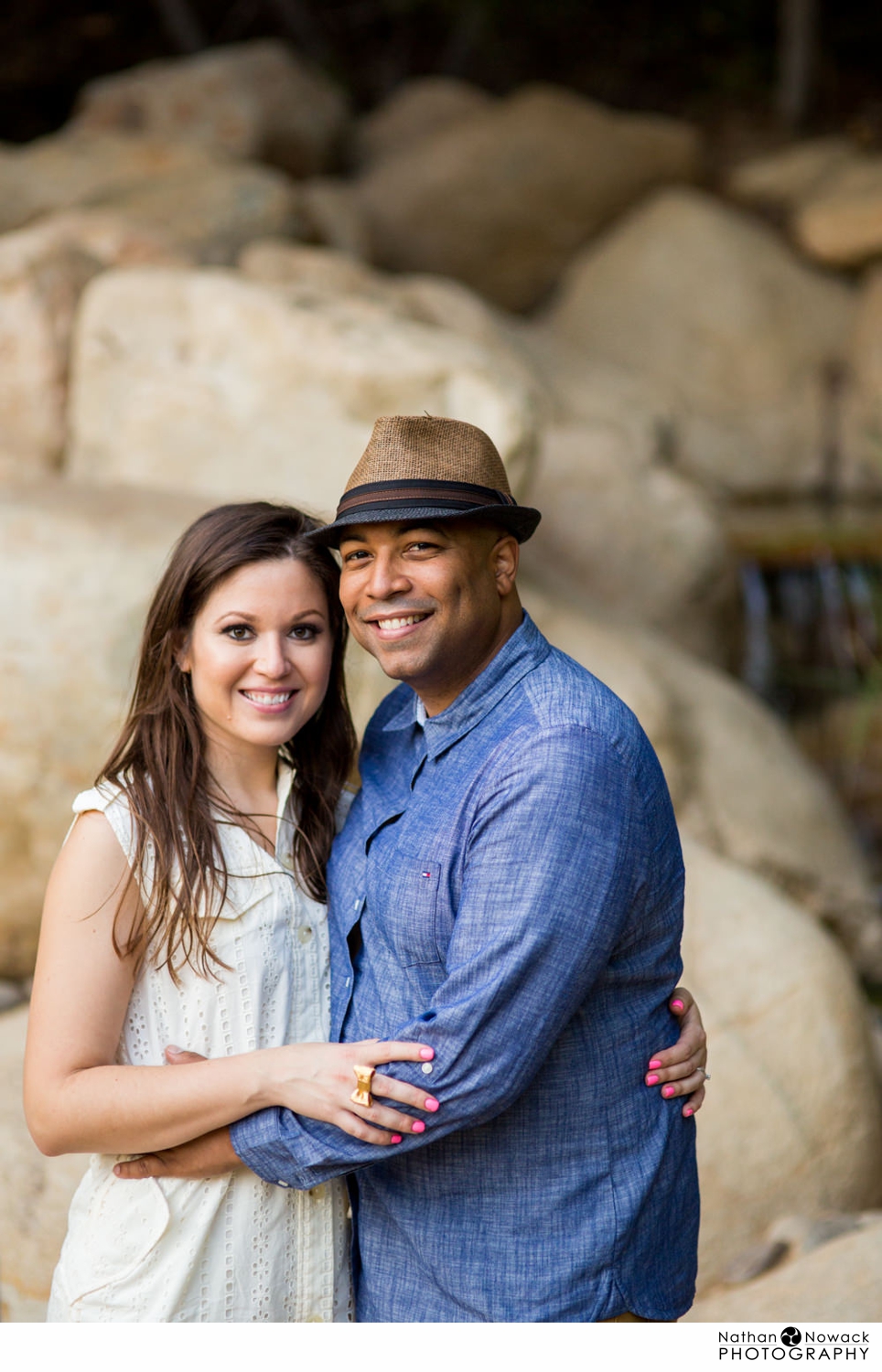 DTLA-engagement-session-photos-los-angeles-love-park-view_0009