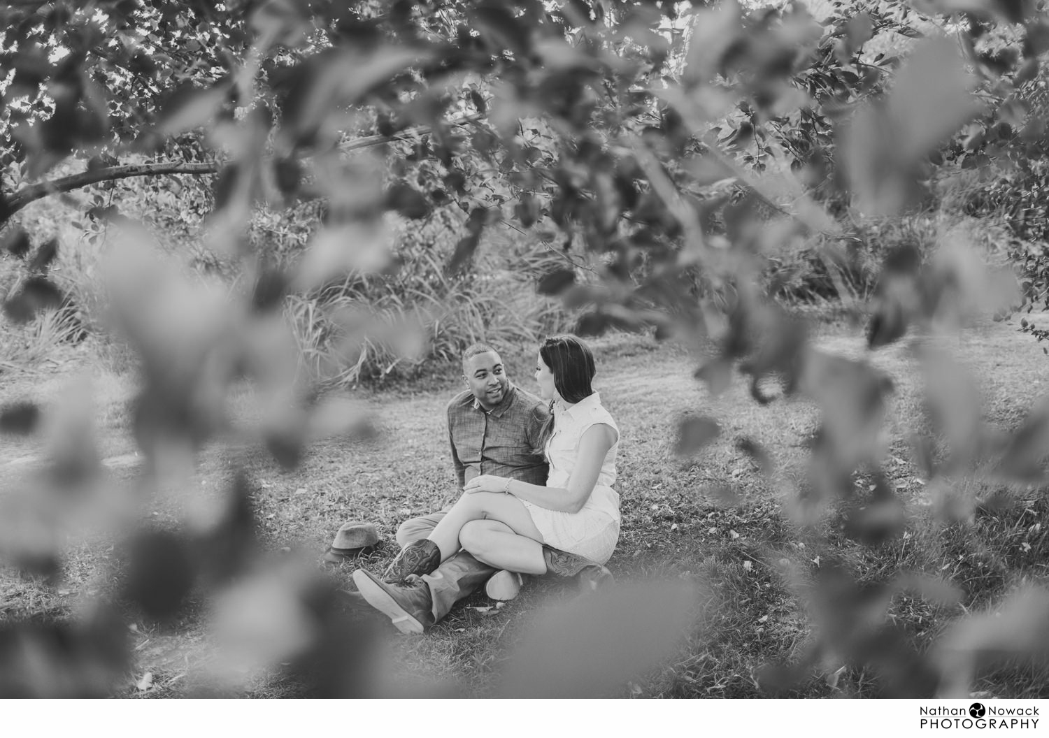 DTLA-engagement-session-photos-los-angeles-love-park-view_0023